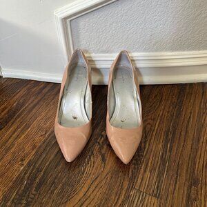 Tahari Tallina Blush Nude Pointed Toe Heels - Size 10